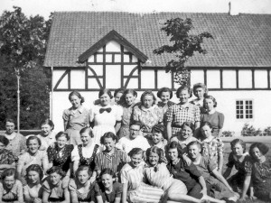 12-Pigehold i 1940